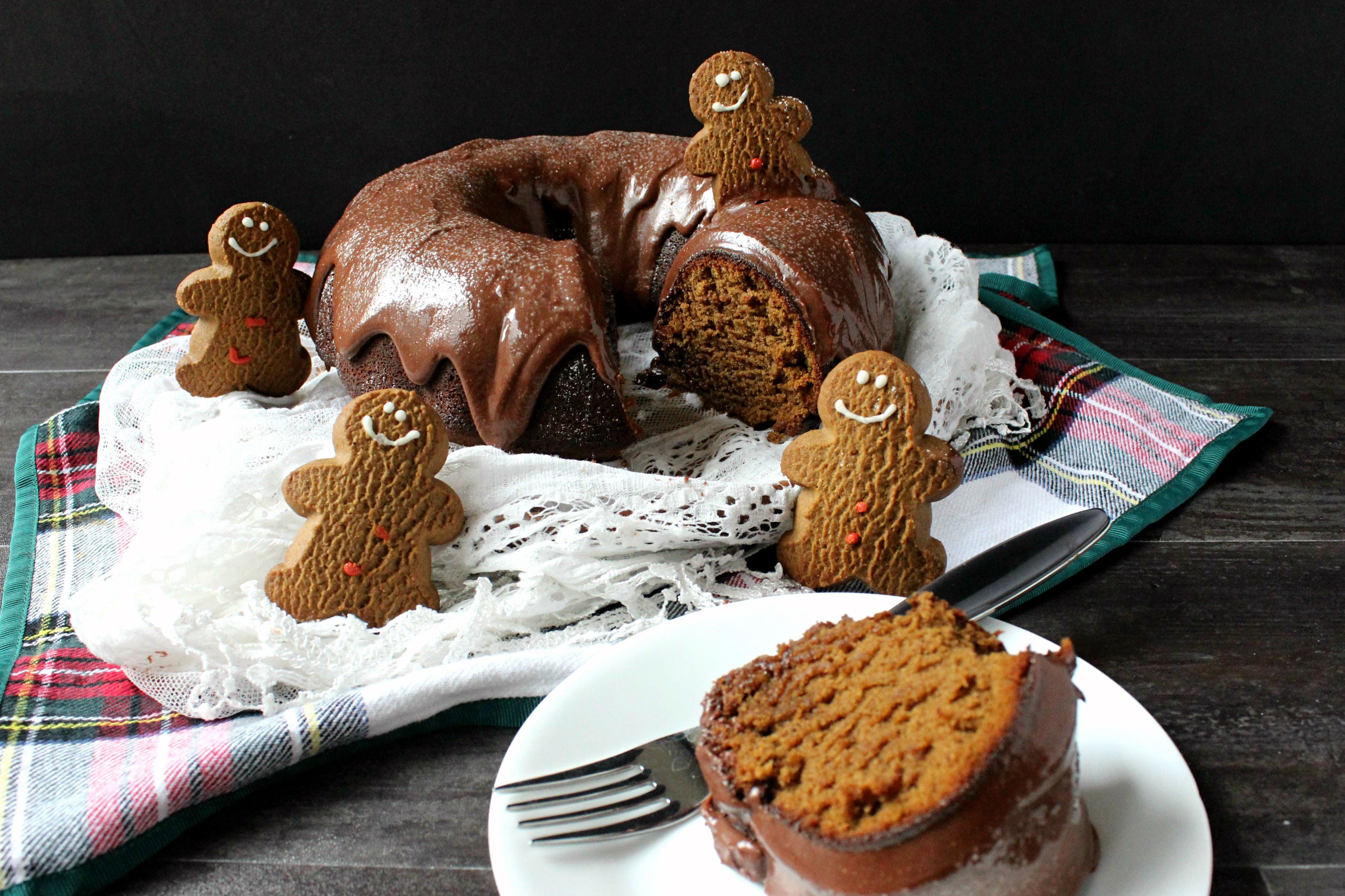 Gingerbread bundt Cake with chocolate Klara`s Life