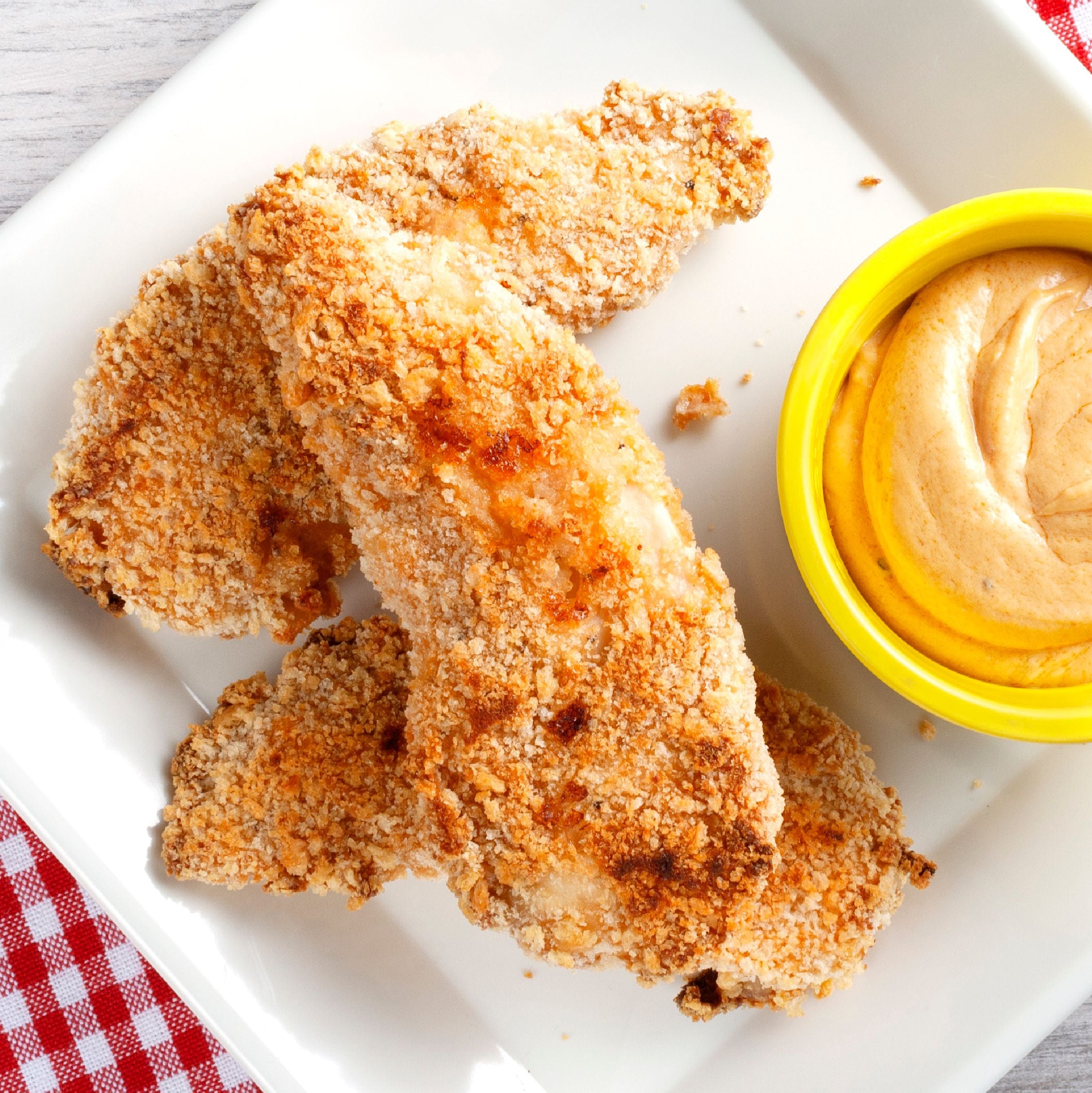 VIDEO RECIPE Peanut Butter Buffalo Chicken Tenders with Creamy Hot Sa