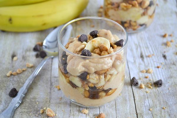 Peanut Butter and Banana Breakfast Parfaits