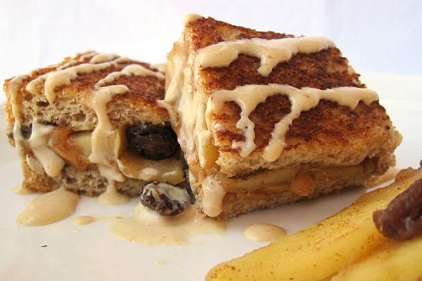 Grilled Fruit & Peanut Butter Dessert Sandwich