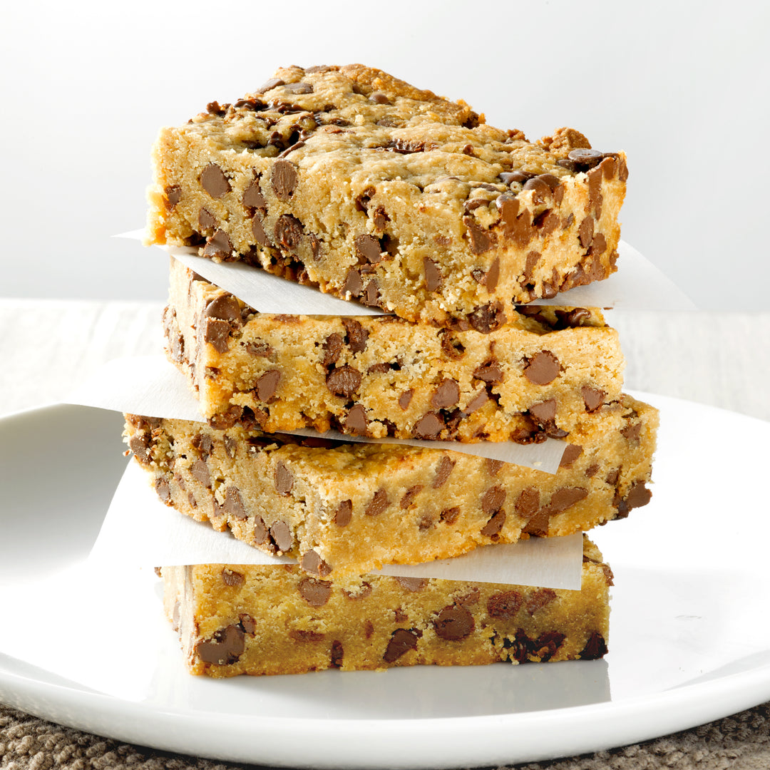 VIDEO RECIPE: Peanut Butter Chocolate Chip Blondies