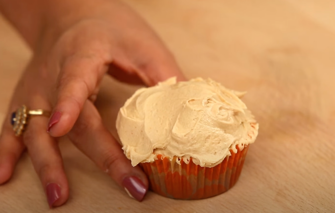 VIDEO RECIPE: Peanut Butter Buttercream Frosting