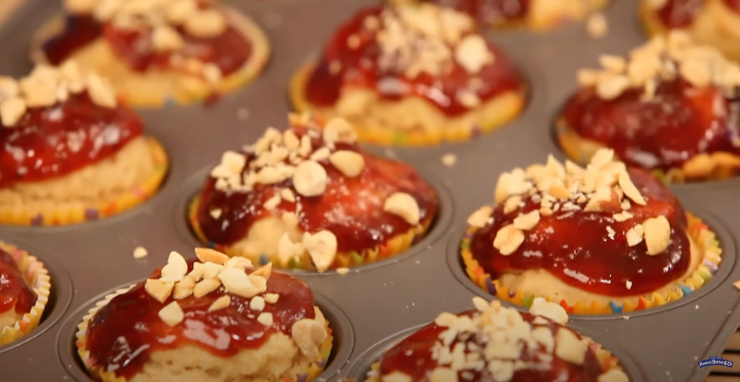 VIDEO RECIPE: PB&J  Muffins